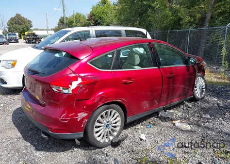 2015 Ford Focus Titanium from USA, damaged, VIN 1FADP3N27FL292462